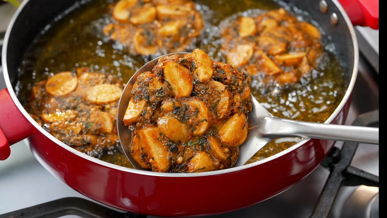 सर्दियाँ निकल गईं तो साल भर यही सोचते रह जाओगे 😍 | Punjab की viral recipe Sharley Aloo 