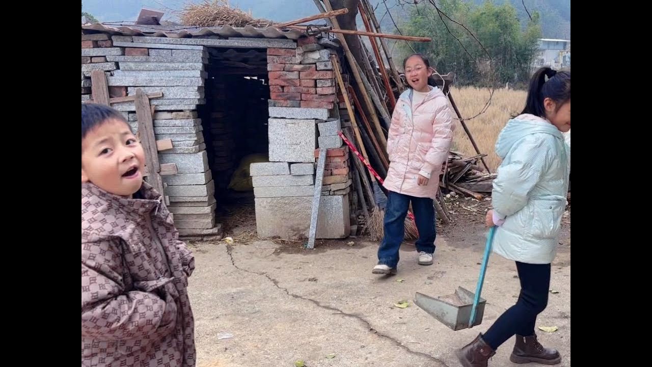 又是带着5个娃欢乐的一天，家里的鸡都无处躲藏，太活泼啦！