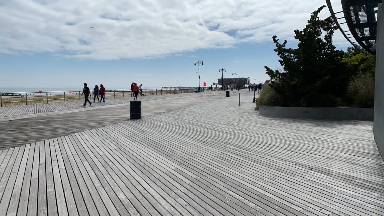 Walking NYC LIVE Coney Island (May 25, 2020)