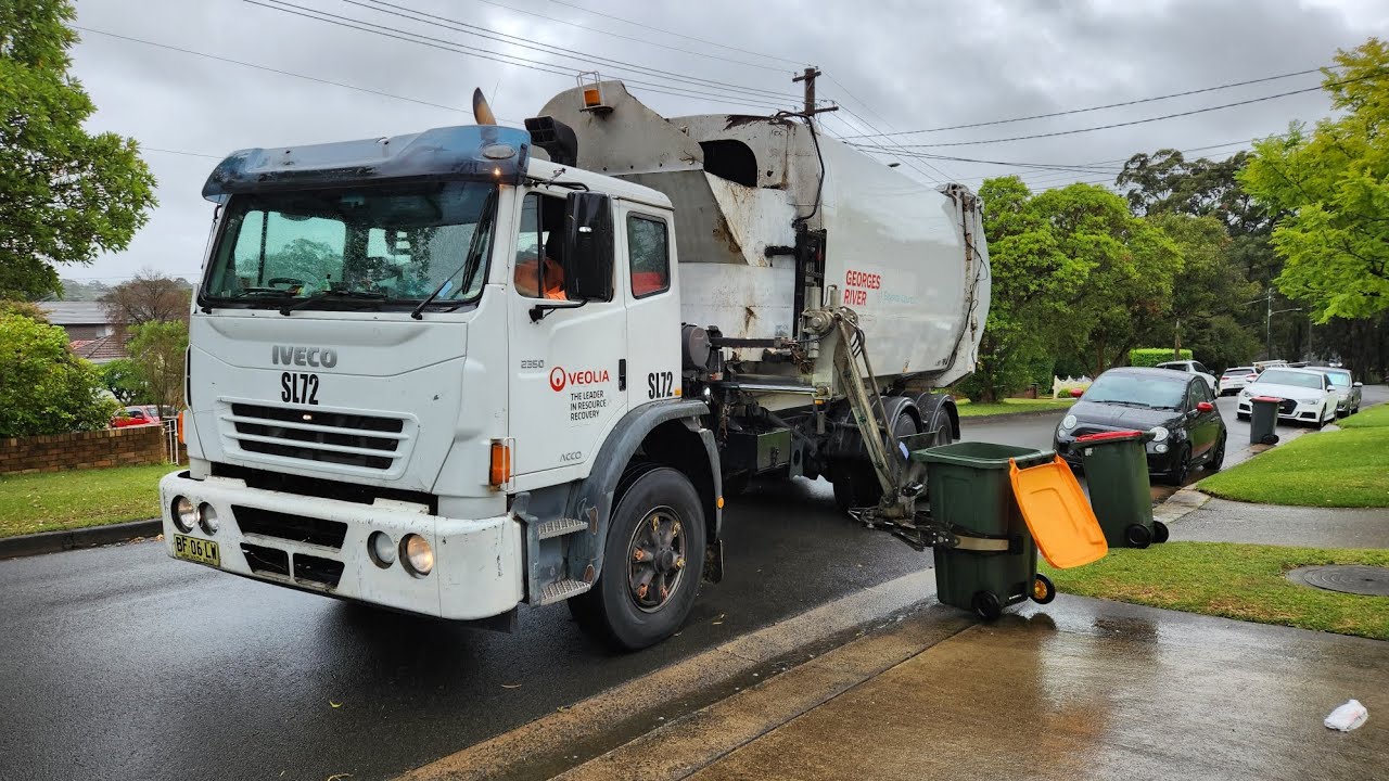 SL72 on a Wet morning recycling run + some news about depot.