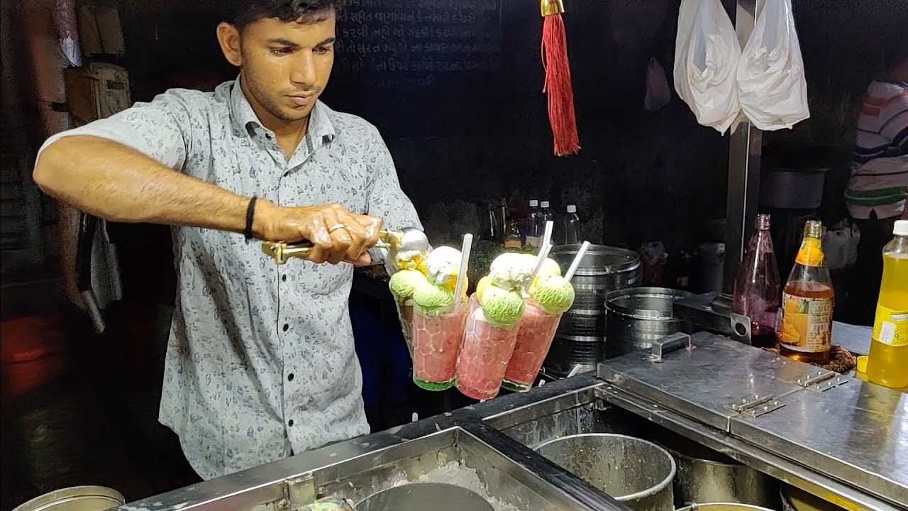 India's Fastest Falooda Vendor | Triple Scoop Royal Falooda | Indian Street Food