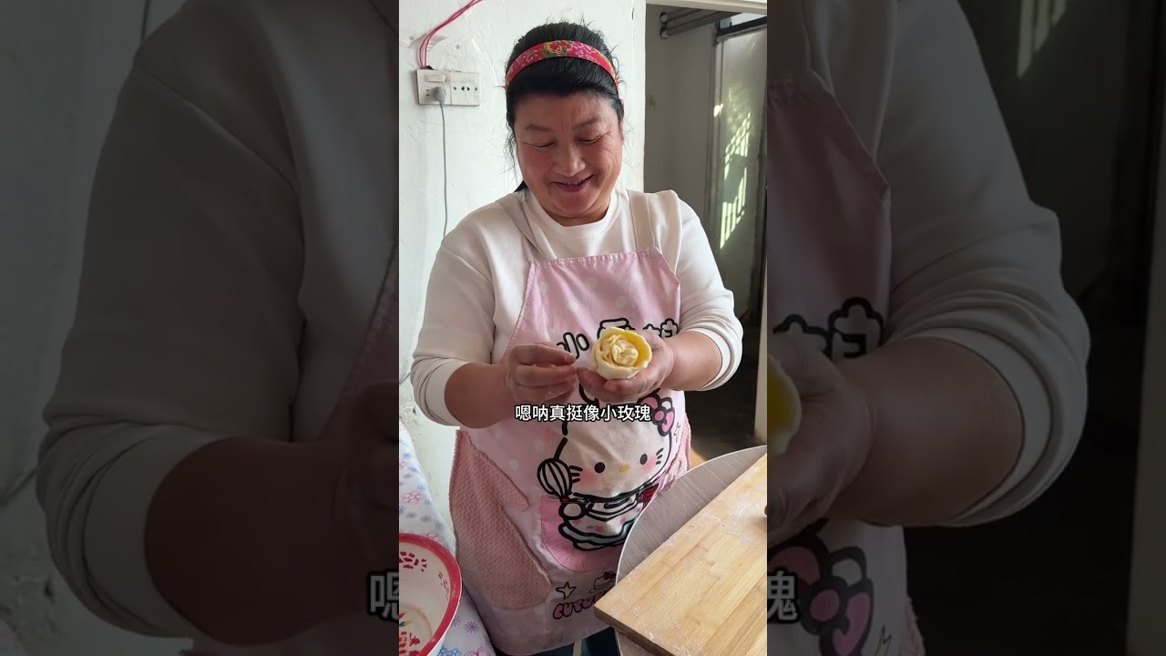 Mom's Pickled Cabbage Soup & Mini Oil Cakes: A Taste of Home