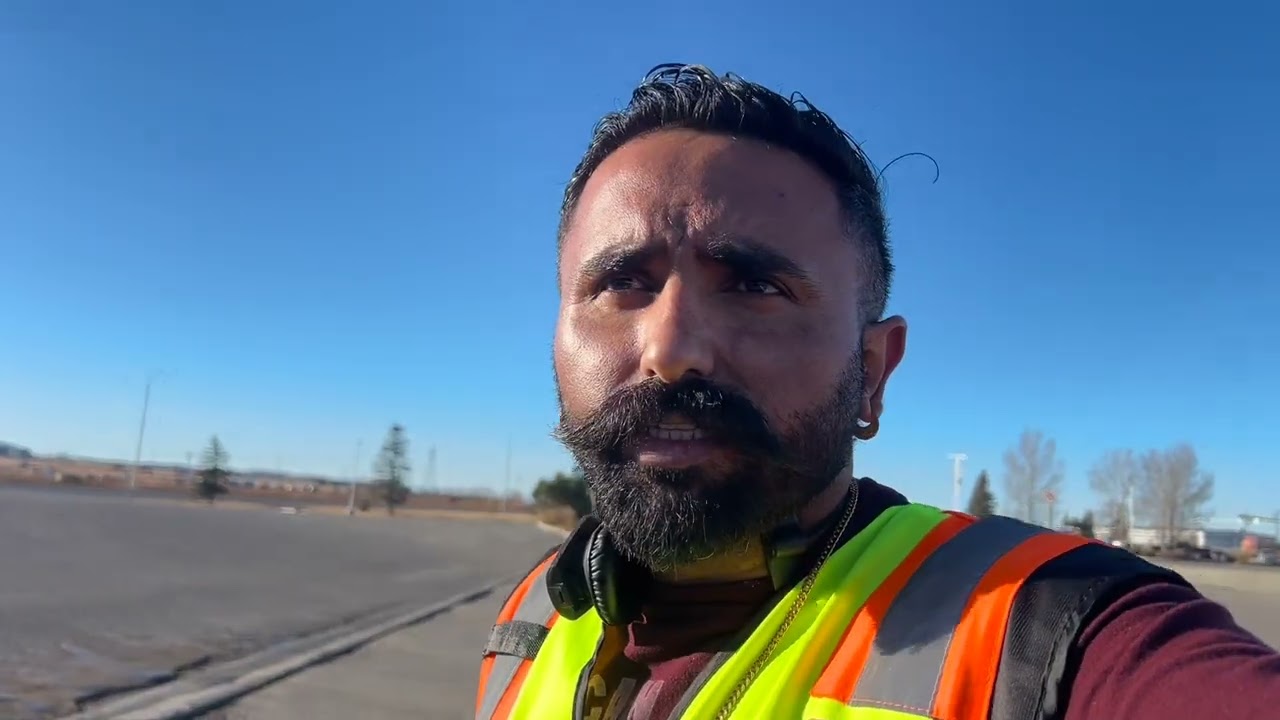 Surrey to Montreal Trucking Vlog | 12 Minute Long Haul Drive 🚛🇨🇦 | Long Haul with Dalvir