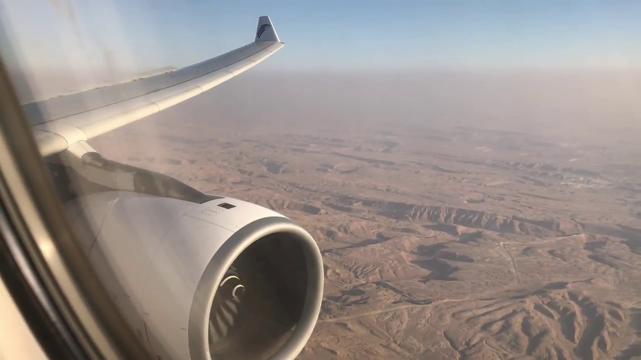 Landing at Cairo Airport on EgyptAir's A330-300 [60FPS]