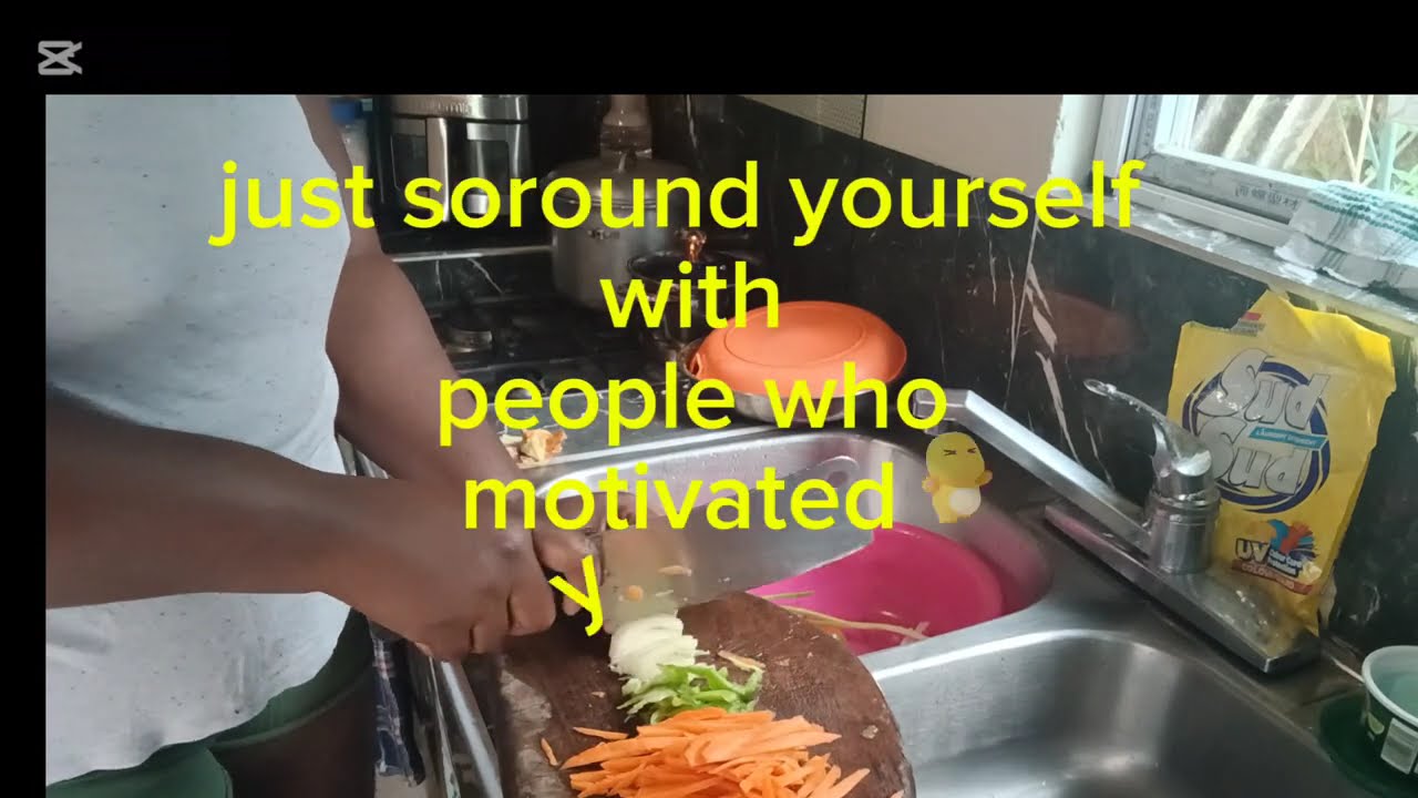 Cooking vlog//Sunday dinner/curry shrimp in coconut milk/bake chicken/gungu rice and peas/raw veg
