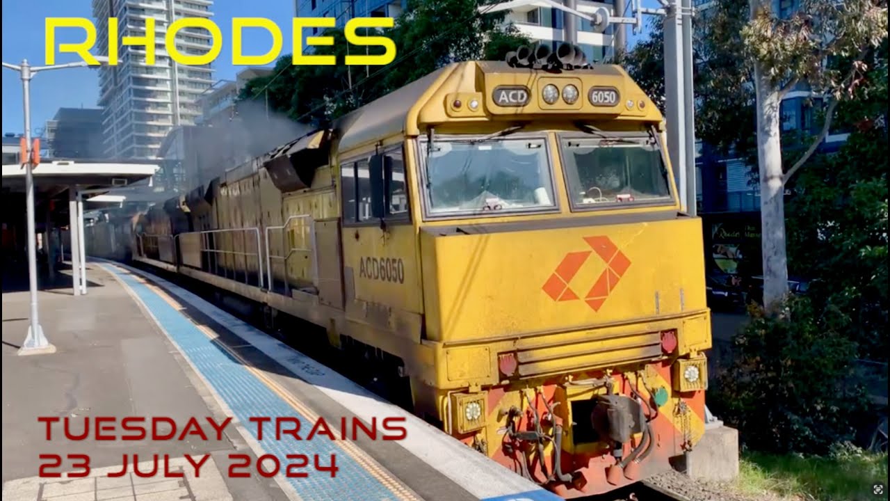 Australia: Trains in action at Rhodes Station on Sydney’s Northern Line