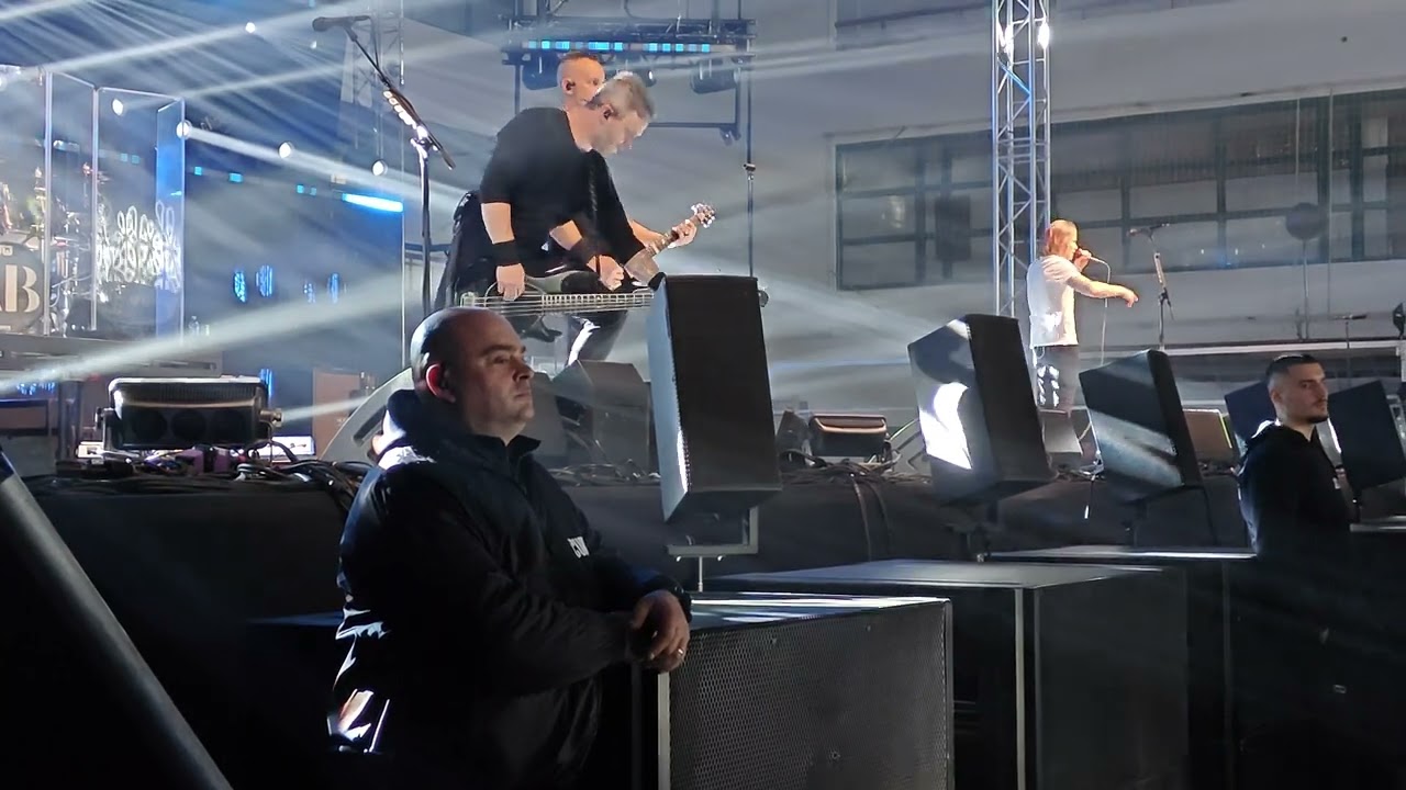 Alter Bridge - Broken Wings