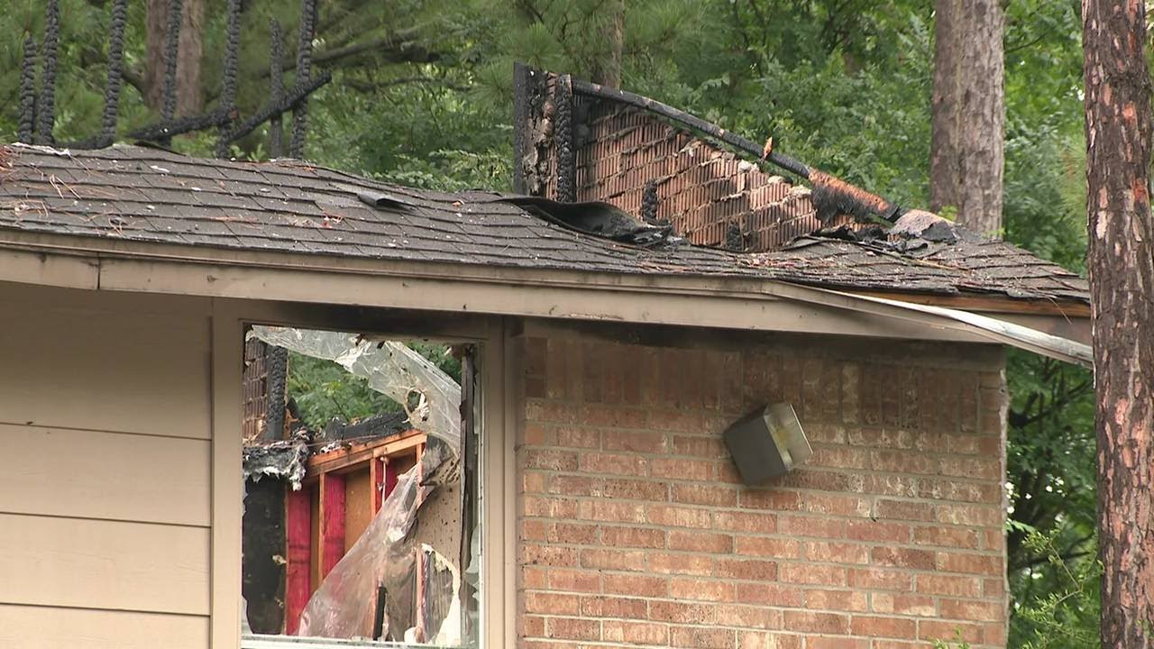 Lightning sparks fire at apartments in The Woodlands