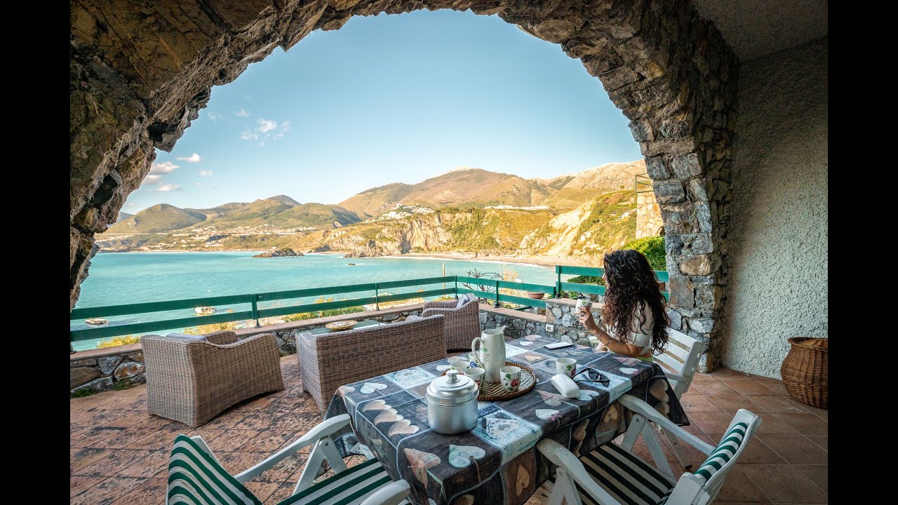 Splendida villa angolare, in vendita a Baia Azzurra, San Nicola Arcella