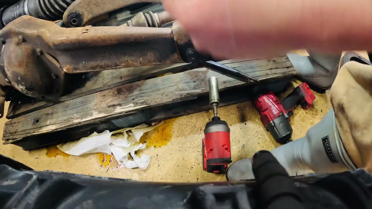1983 Ford Bronco XLT Axel Beam Skid plate removal