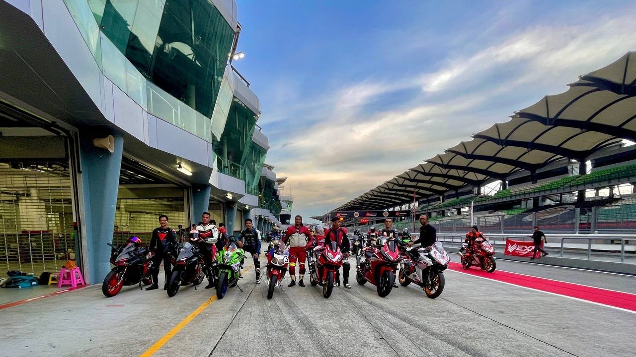 Life is Experience,Training for Class B400 Sepang International Circuit #rider #sepang #akaso