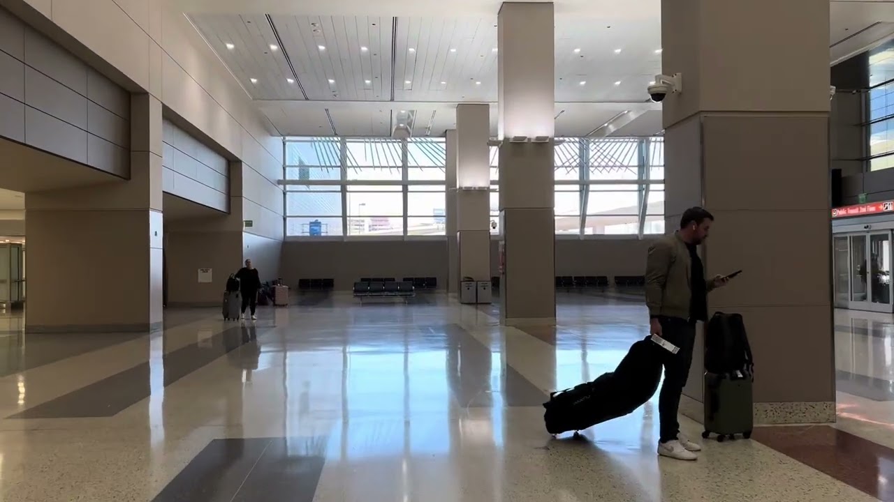 (LAS) Las Vegas International Airport, Terminal 3/E gates, International arrivals and baggage claim.