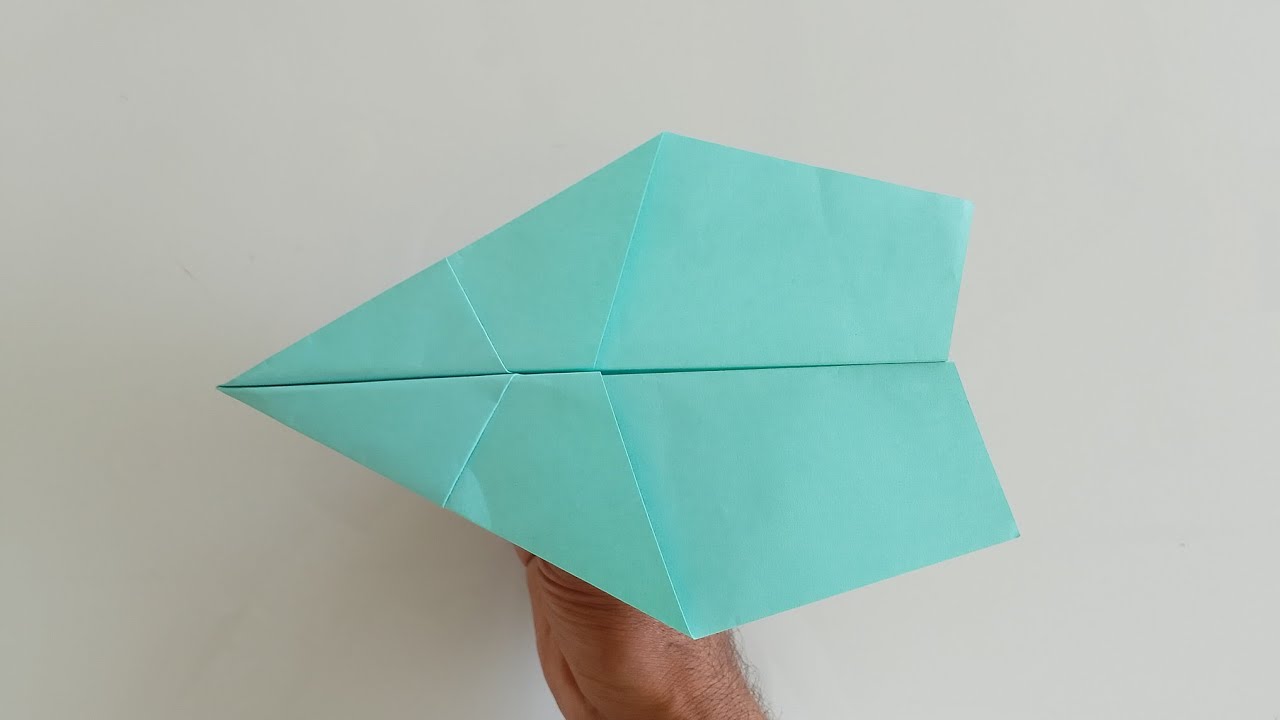 How to make an easy paper airplane that flies far 