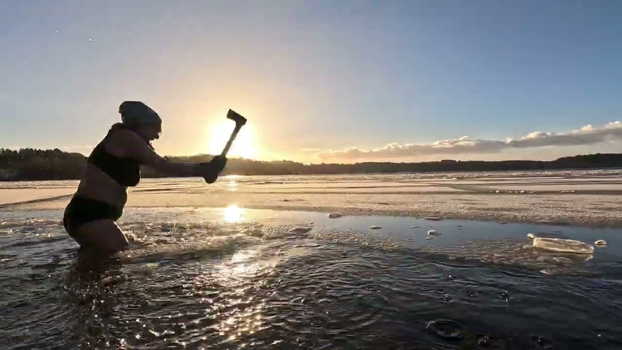 Ice swimming in icy nature | Hald S&oslash;