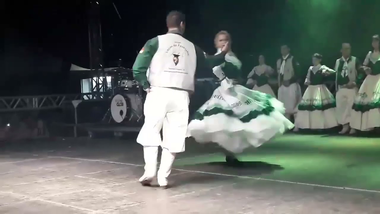 Liberdade! Apresentação de dança na Semana Farroupilha 2018 em Balneário Camboriú 