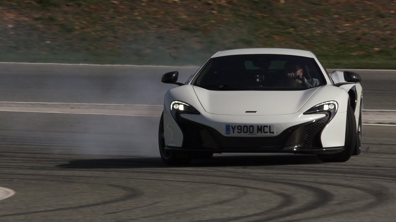 Великолепный новый McLaren 650S протестирован на пределе возможностей на трассе