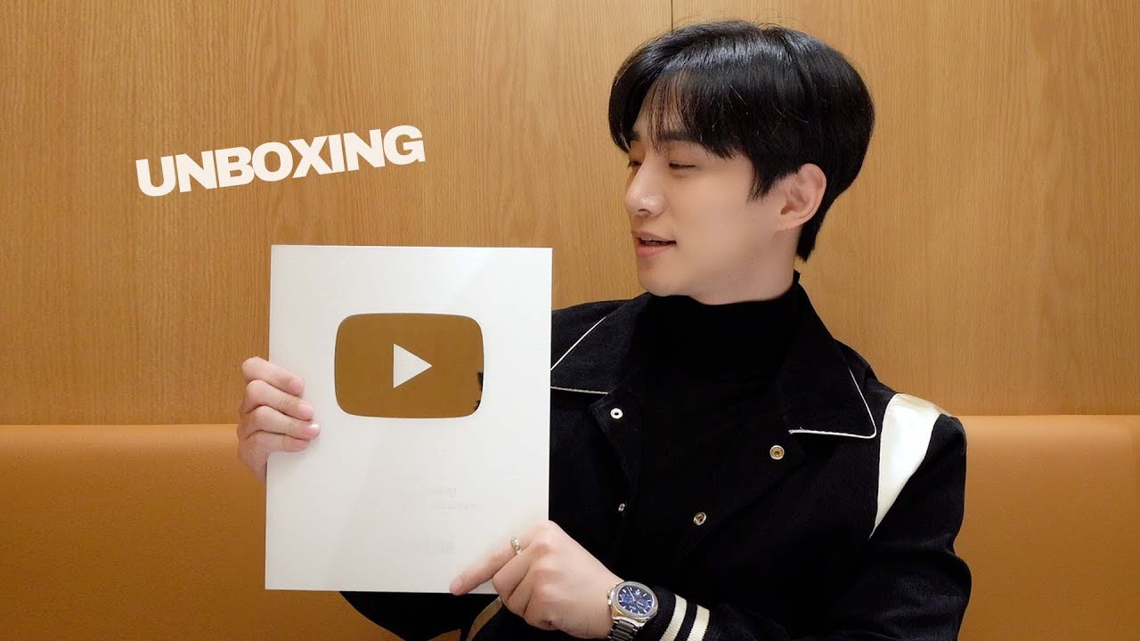 실버 버튼이 생겼어요. 언박싱부터 비하인드까지 대공개! · Unboxing