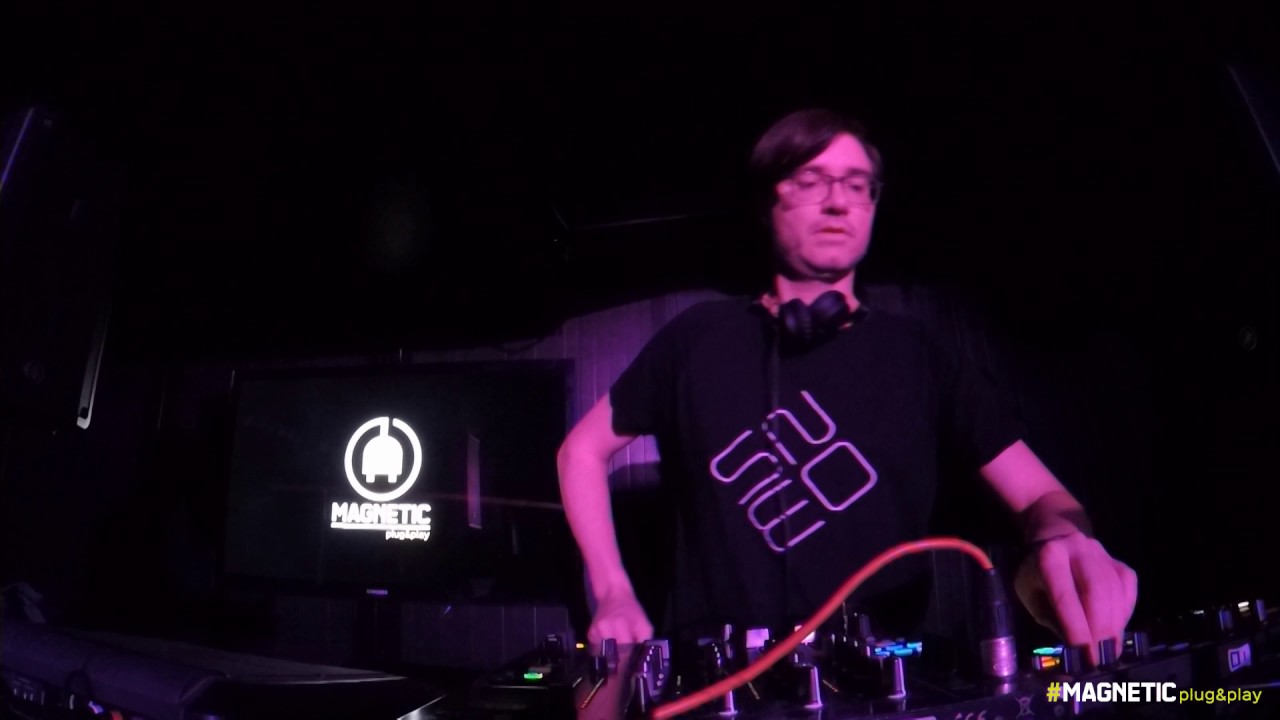 Eric Sneo en Magnetic Plug&Play