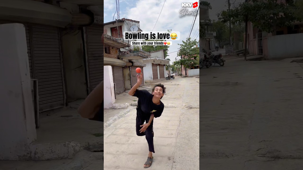 Share with your friends😂😂❤️ || #bowling #cricketshorts #ipl #funnyshorts || @kaizadkaifvlogs ￼￼