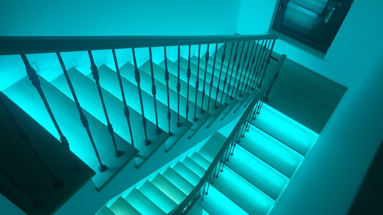 Iluminat scari cu banda led RGB