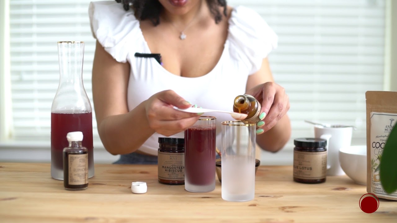 WKND EDITION: Off Duty Beauty featuring Anima Mundi w/Chelsea Williams from That's Chelsea