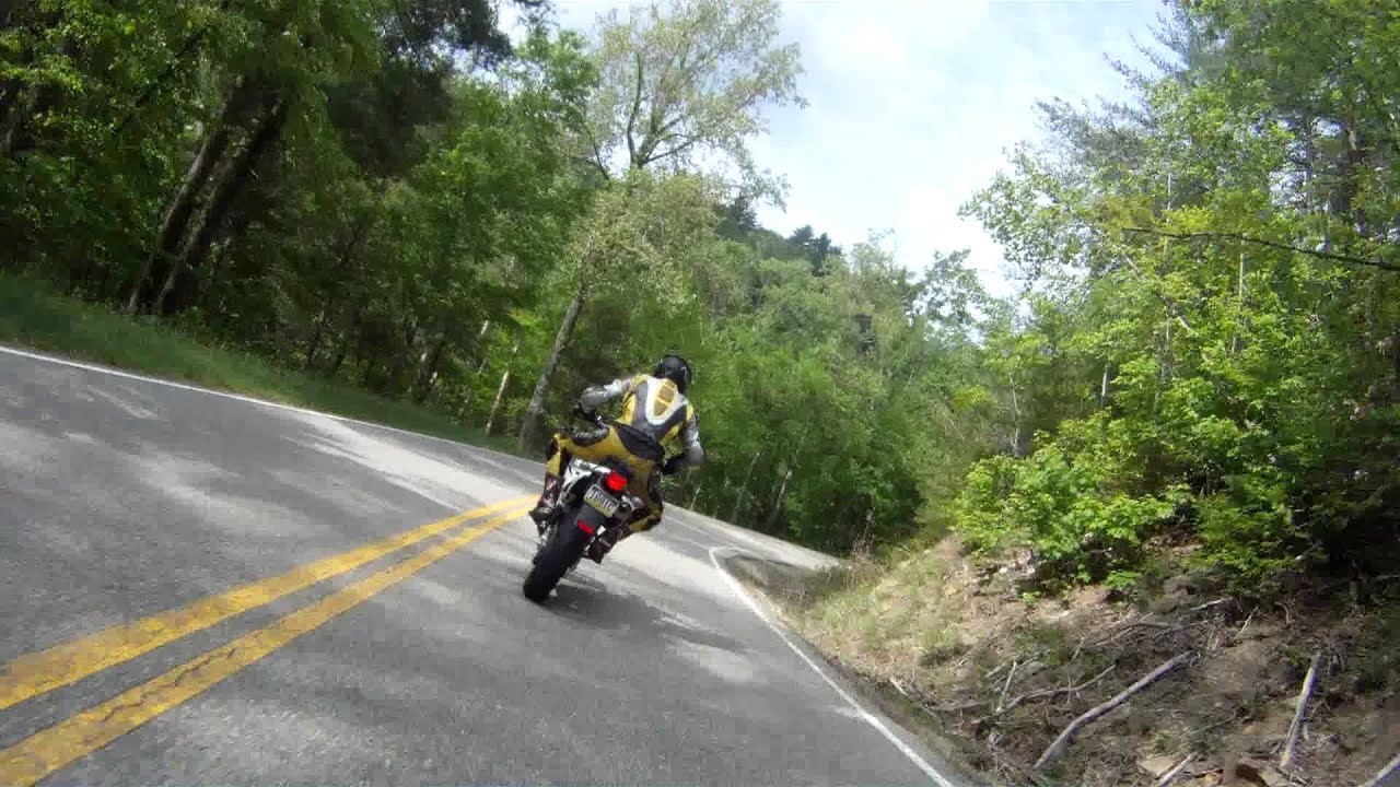 Motard vs CBR1000 Deal's Gap