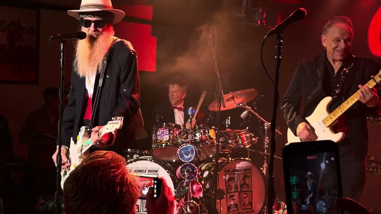 Sharp dressed man Billy gibbons w/ Jimmie Vaughan The Jungle show at Antone’s