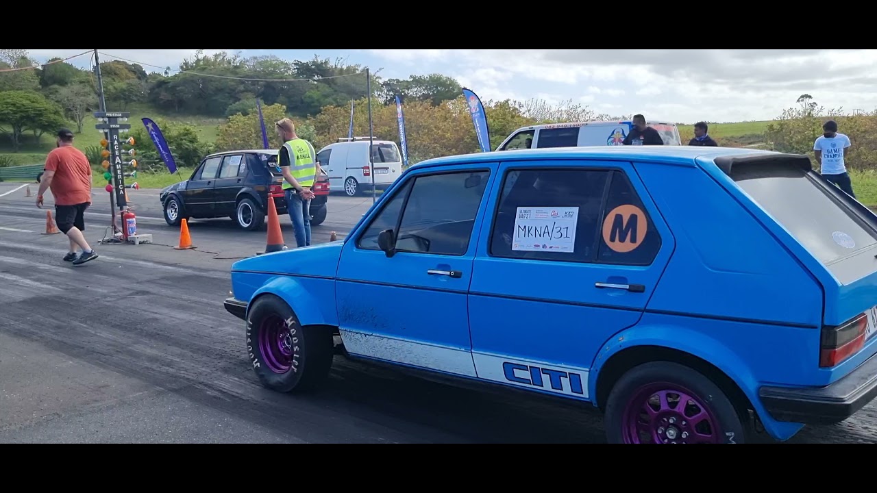 aspirated vw golf screamers tearing 12 second runs at @dezziraceway  
