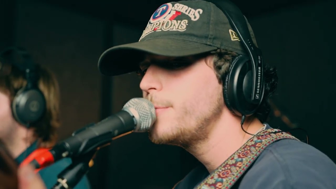 Studio C Sessions: Amelia’s Best Friend