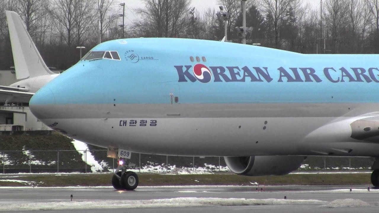 Korean Air Cargo 747-8F Takeoff