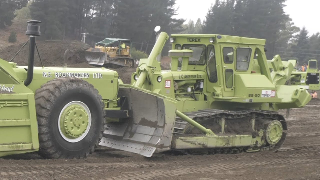 12V-71T Detroit Powered Terex 82-50 Bulldozer Pushing Scrapers