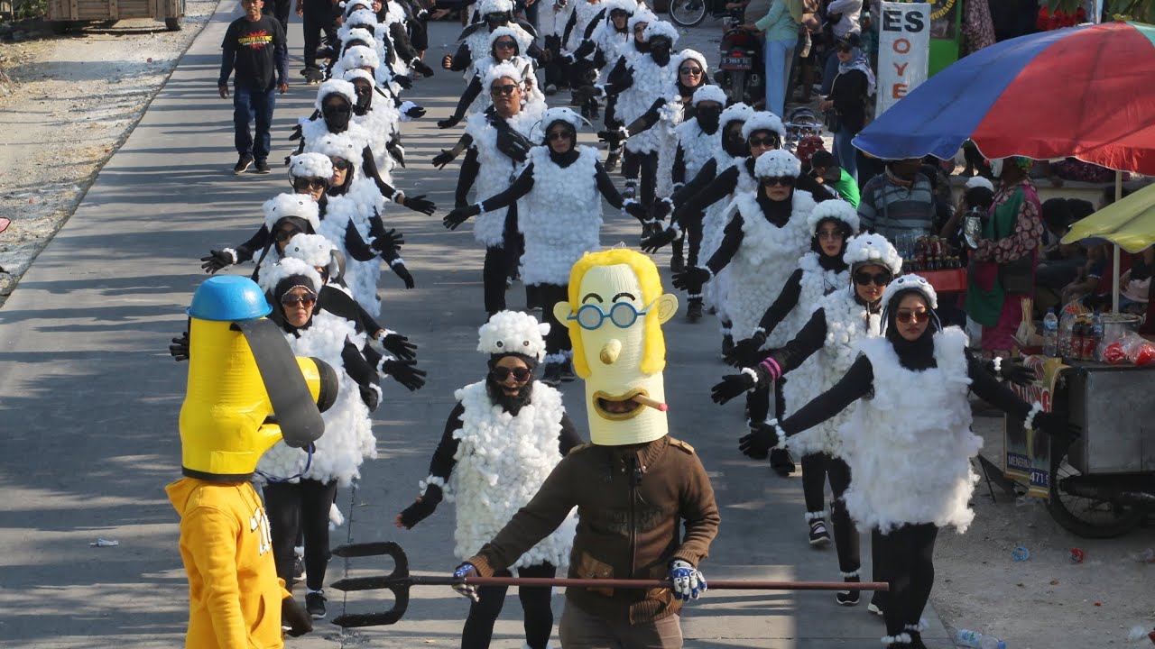 SHAUN THE SHEEP JOGET SAAT KARNAVAL DESA SUMURAGUNG