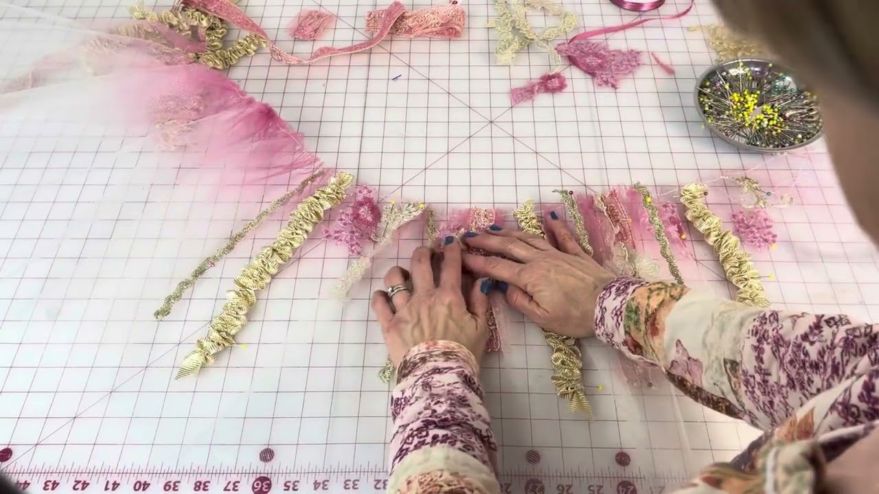 Gathering technique for tutu plate decoration
