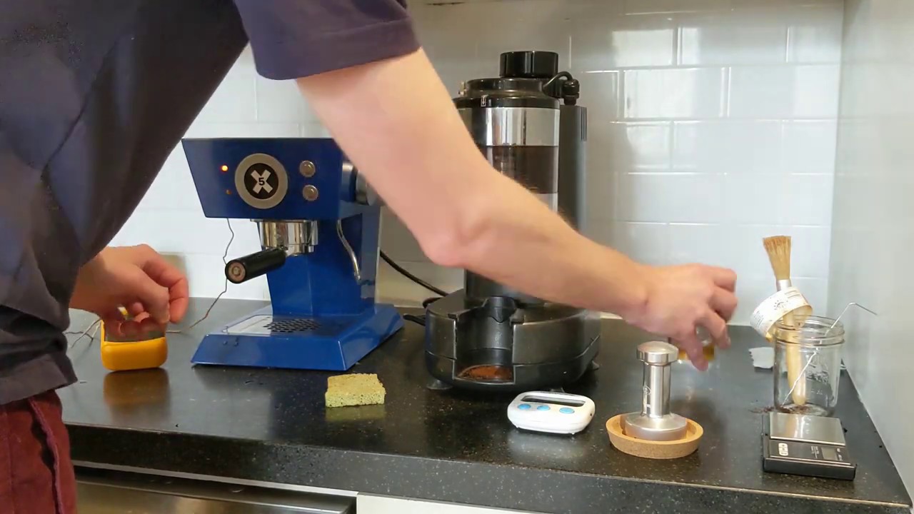 Espresso Extraction & Steaming Microfoam - Flat White Tutorial (Single Boiler / Doser Grinder)