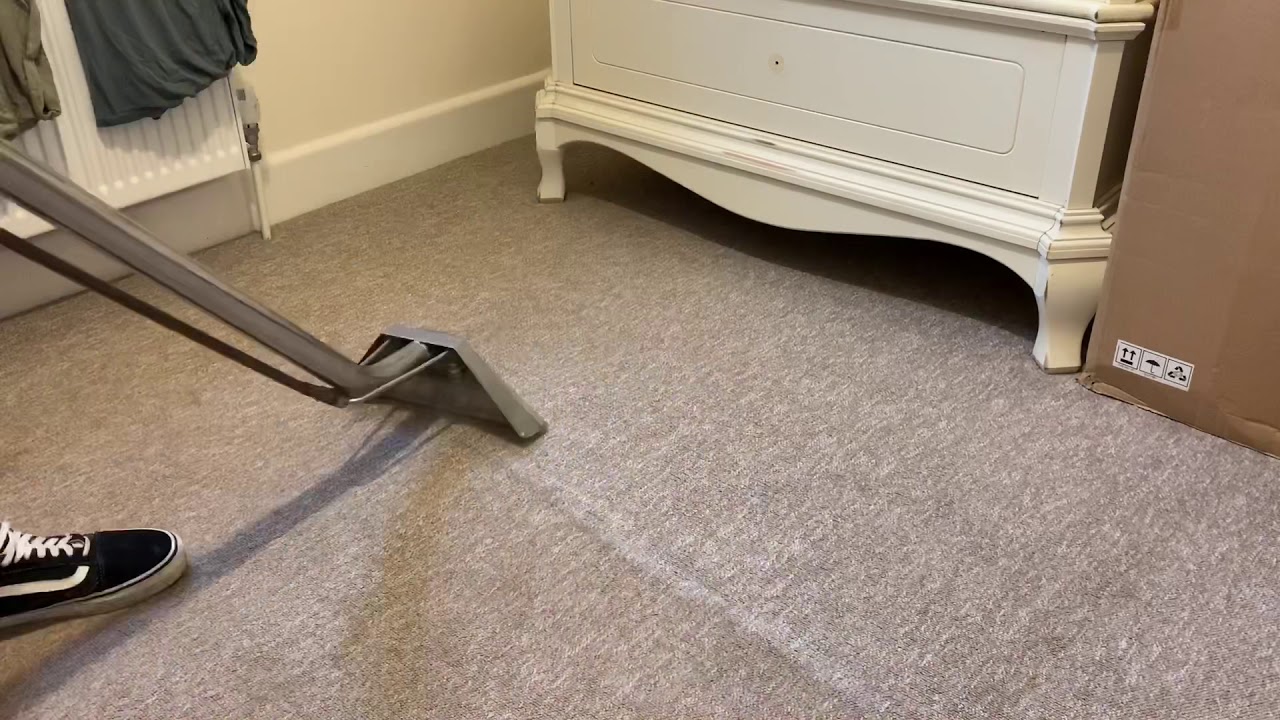 Removing Dirt From A Carpet - Extreme Dirt Removal - EasyClean Solutions