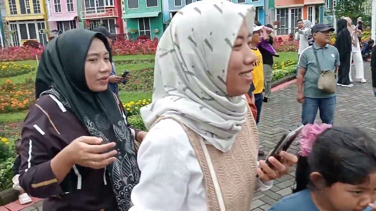 Sungguh indah di hiasi bunga-bunga indah di setiap lokasi Santeradelponte ,24 Januari 2026