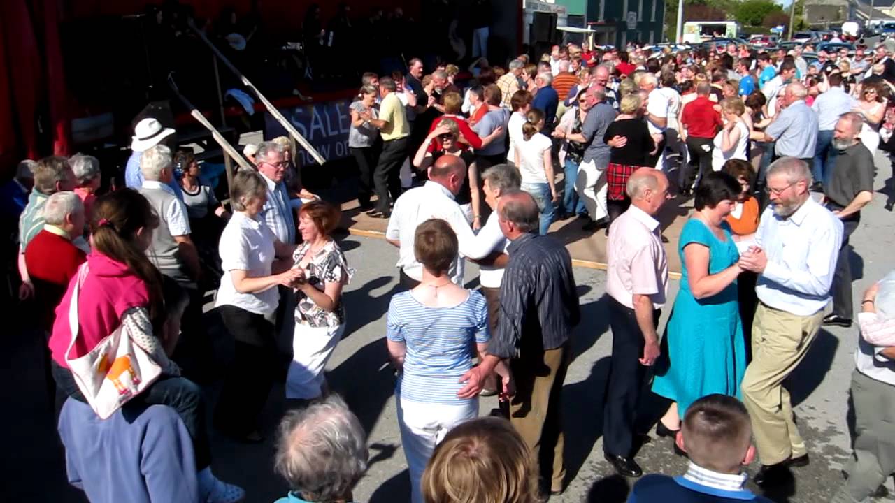 Caledonian Set, 5th and 6th figures, by Kilfenora Ceili Band