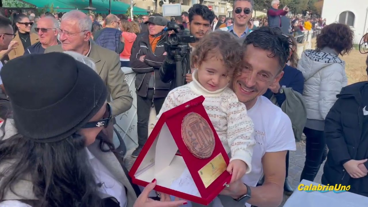 Crotone Capodanno in Piazza e il giorno dopo in 500 per il tradizionale tuffo in mare