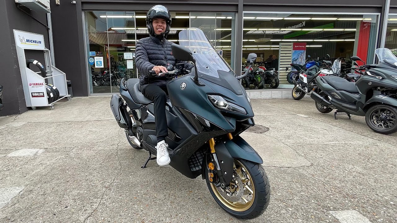 LIVRAISON DU NOUVEAU TMAX TECH MAX 2022 !! J'AI RETOURNÉ MA VESTE !!