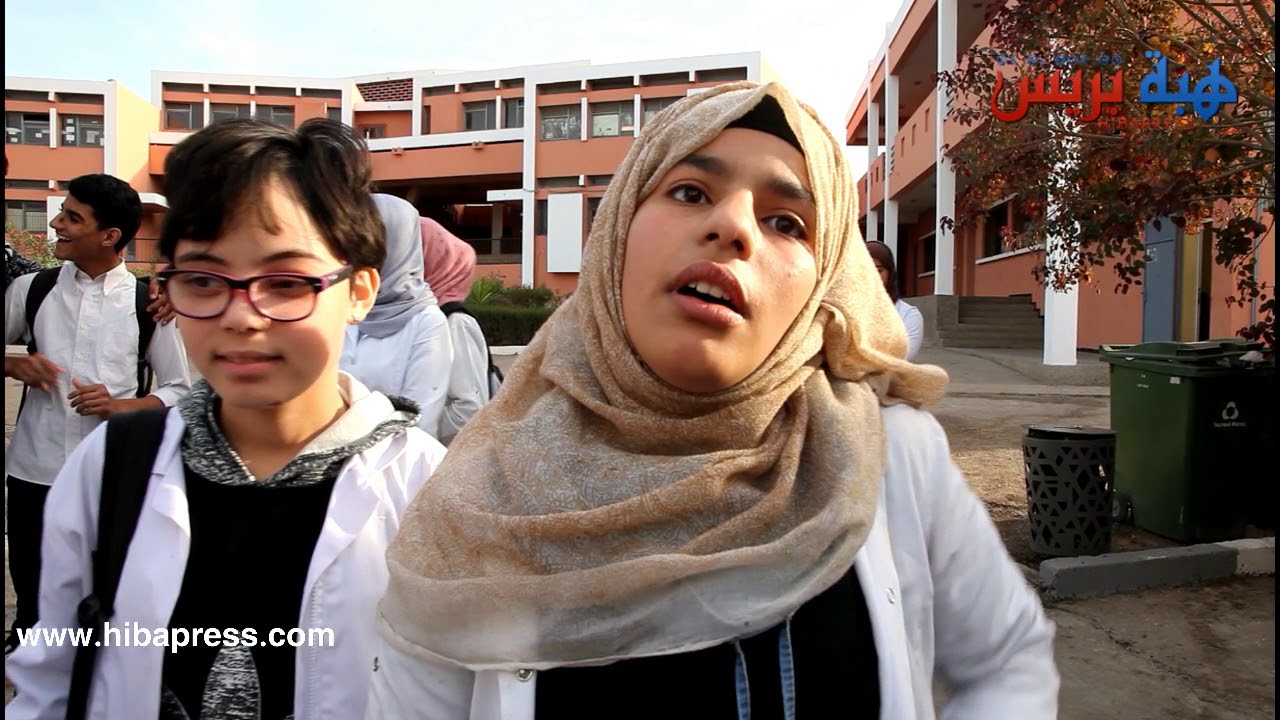 تلاميذ ثانوية الحسين بن علي بالبيضاء يستنكرون ماحصل للأستاذة رشيدة مخلوف