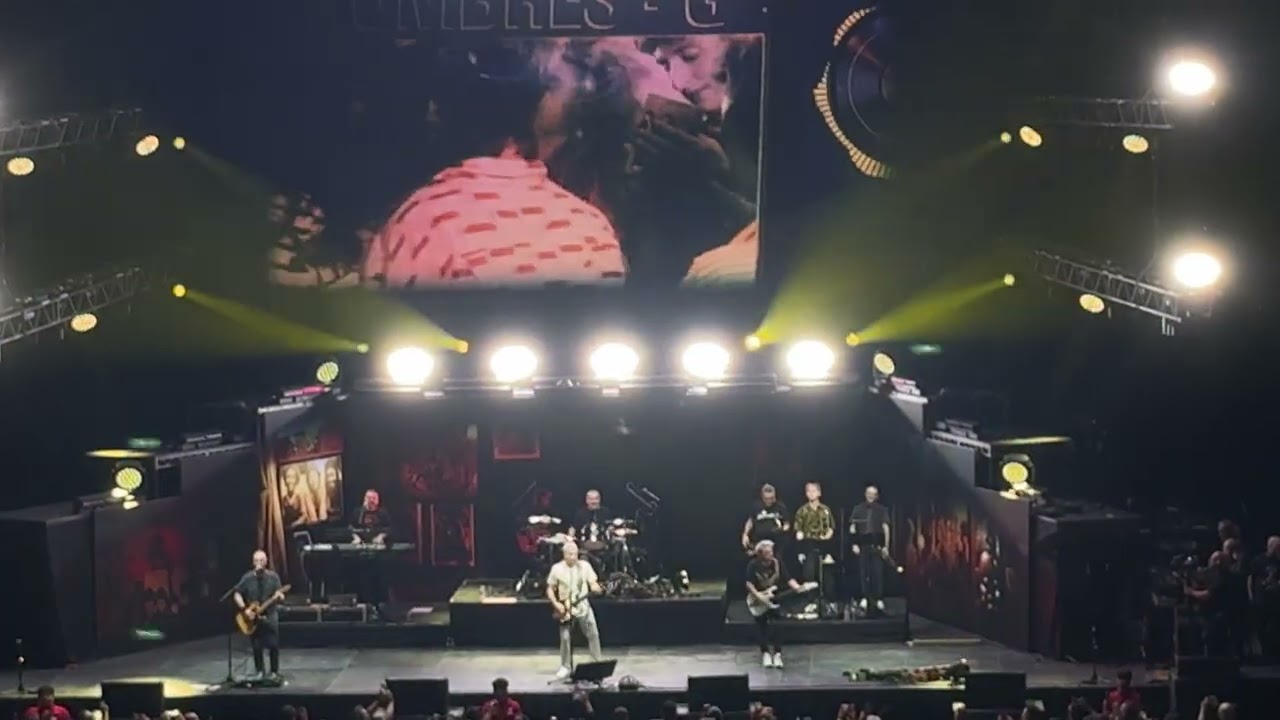 Hombres G - Devuélveme A Mi Chica (Live) - Chicago 2024