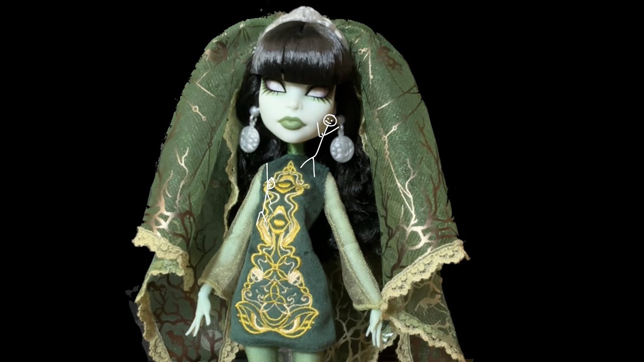 NEW Scarah Screams Fang club member doll Review