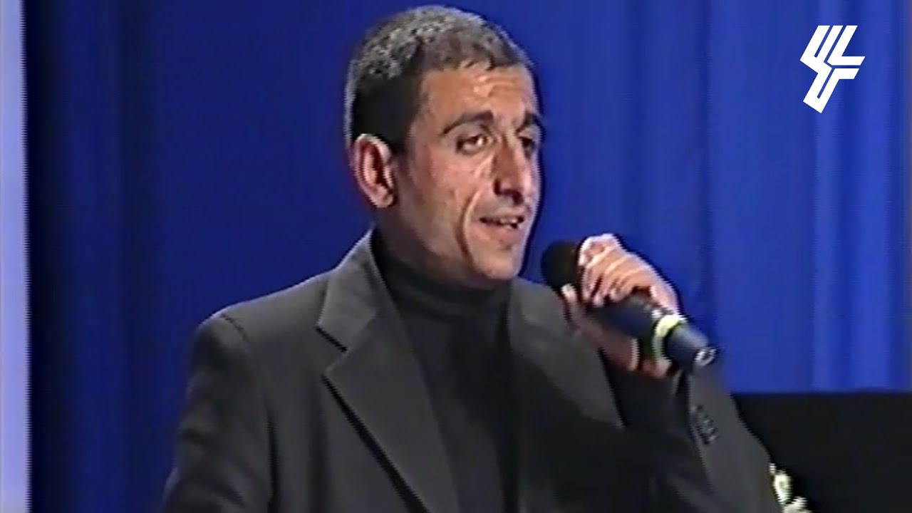 Երգում է Արտակ Հակոբյանը
