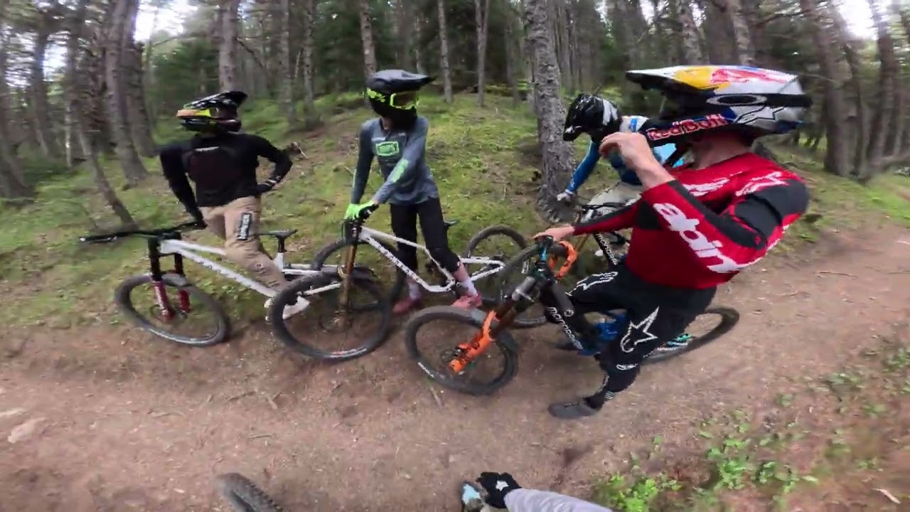 Andorra Uncut Laps
