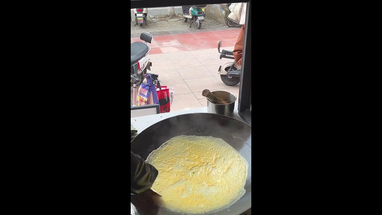 Traditional Doupi Making: Famous Chinese Street Food Live