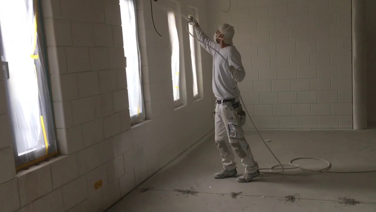 Wände streichen im Airless Verfahren ohne nachrollen! Silikatfarbe von Sto.