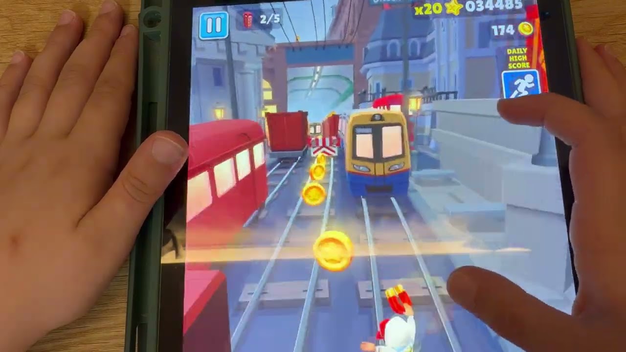 Playing subway surfairs  