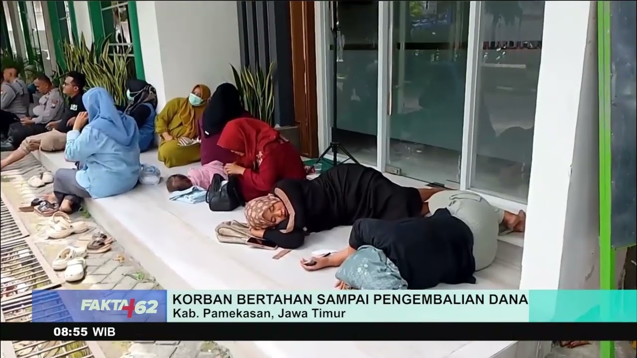 Tuntut Uang Miliaran, Puluhan Emak Geruduk Kantor Pegadaian