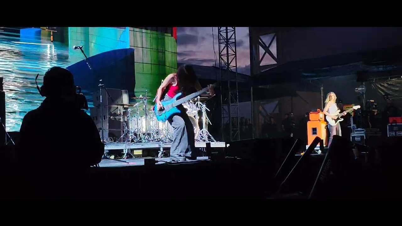 The Warning Sharks live pachuca Mexico 