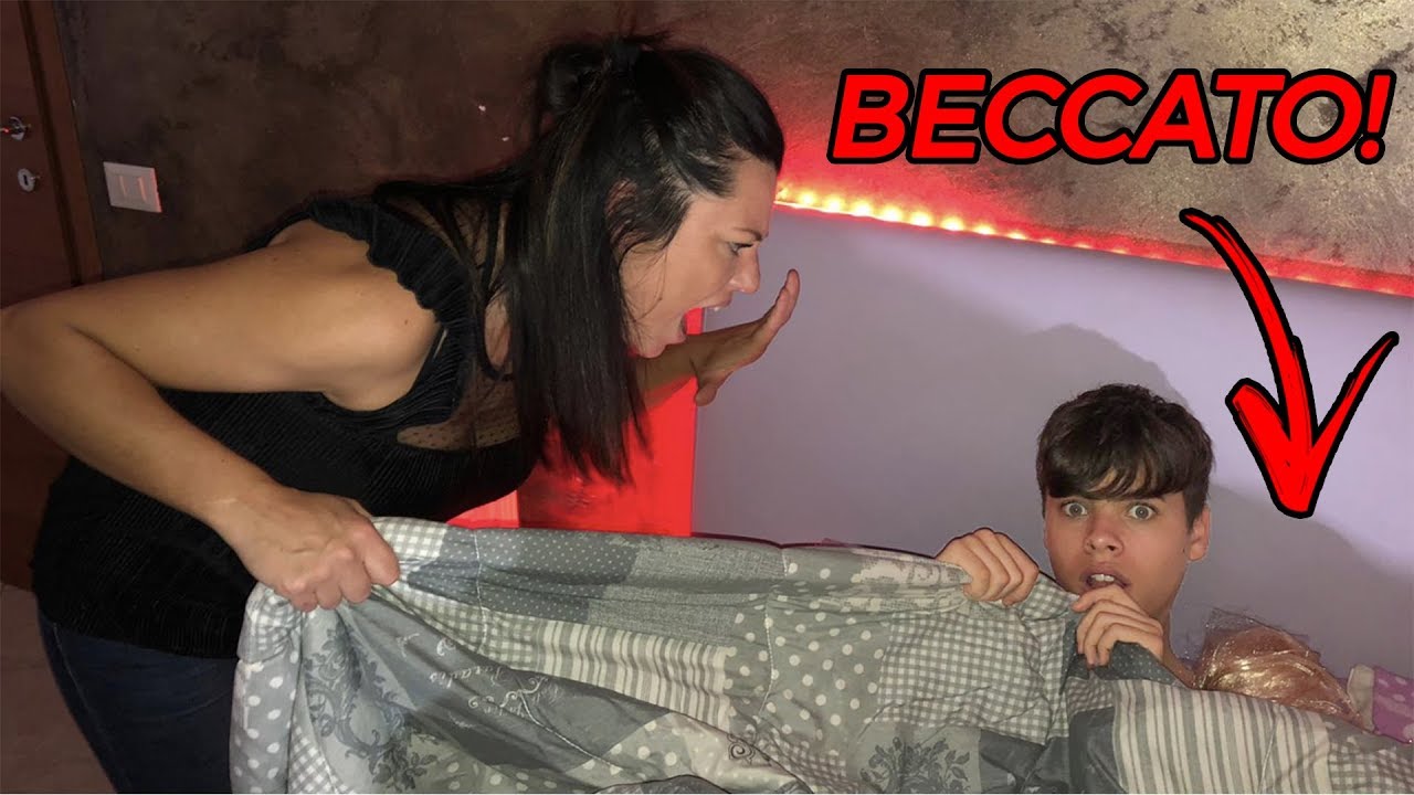 MIA MADRE MI BECCA A LETTO CON UNA RAGAZZA!! *HOT PRANK*